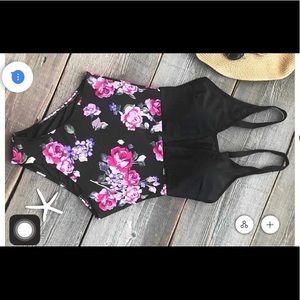 CUPSHE V-NECK BLOOMING IDREAM PRINT 1 PC SWIMSUIT